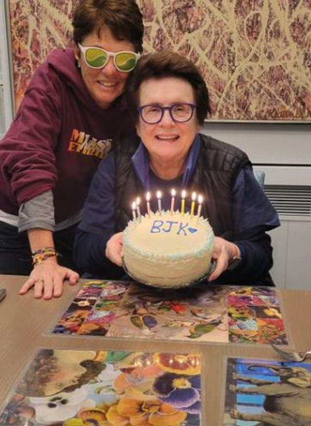 King celebrated the birthday with her niece (photo) and with eight candles on her cake