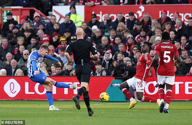 18-year-old Irishman Evan Ferguson scored his goal well and made it 2-1 for Brighton