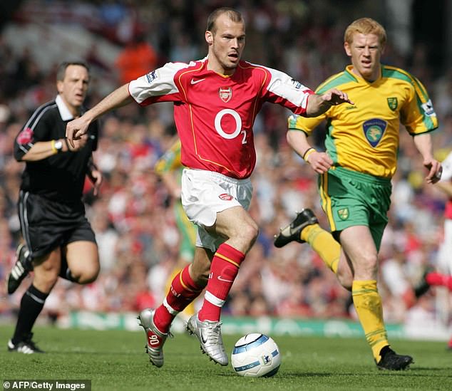 And former Arsenal midfielder Freddie Ljungberg will appear as a guest on MNF