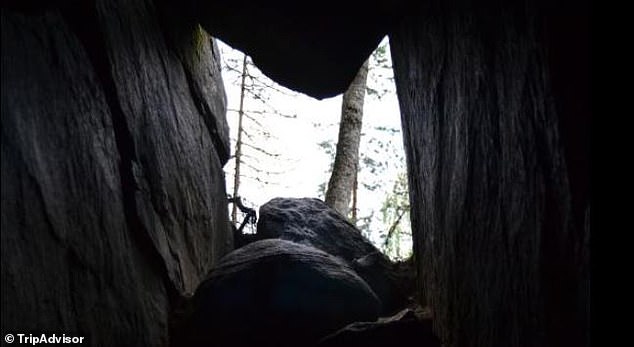 Peronquerco is a Z-shaped cave that is only 111 feet (34 m) long