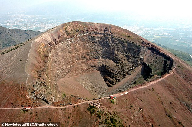 A 23-year-old American tourist fell into Mount Vesuvius, Italy, while taking a selfie and dropping his cell phone into the volcano in 2022