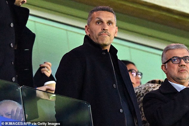 Manchester City chairman Khaldoon Al Mubarak has chosen a world-famous sculptor