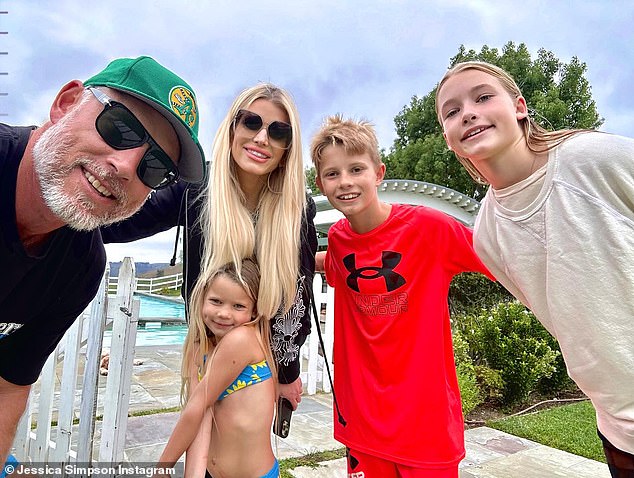 1701376897 369 Jessica Simpson reveals her family knows what its like to