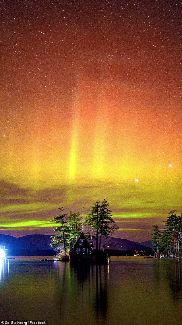 Breathtaking timelapse video captures the beautiful Northern Lights over Lake