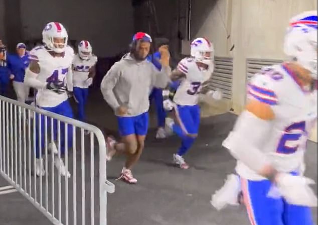 Hamlin ran onto the field with his fellow Bills defensemen as he made an emotional return to Cincinnati last week