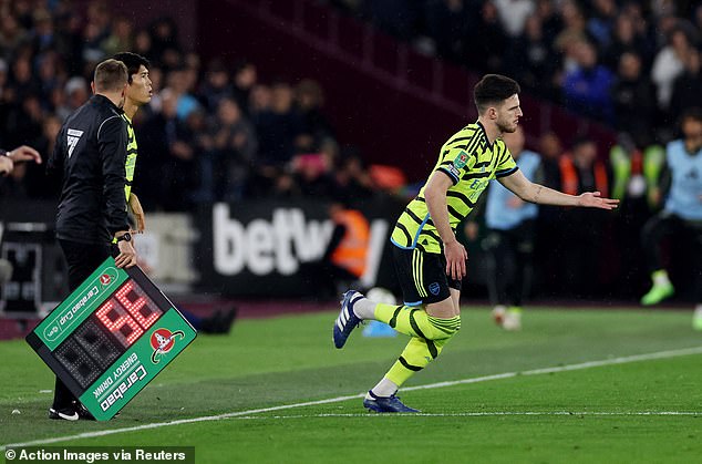 Declan Rice received a standing ovation on his return to the London Stadium on Wednesday