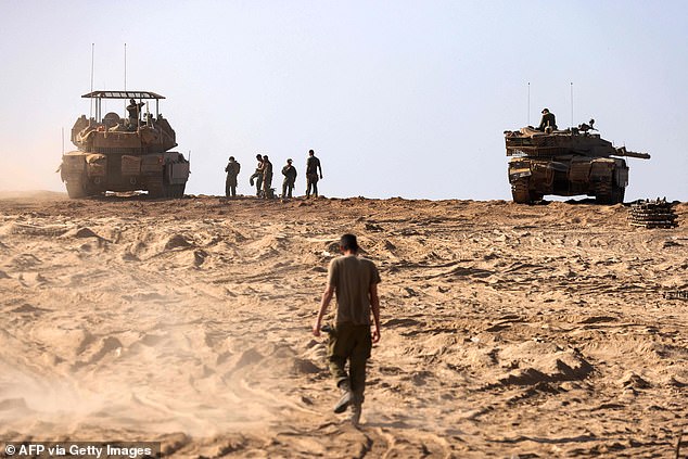 On November 5, 2023, Israeli troops will be deployed to the Gaza border in southern Israel