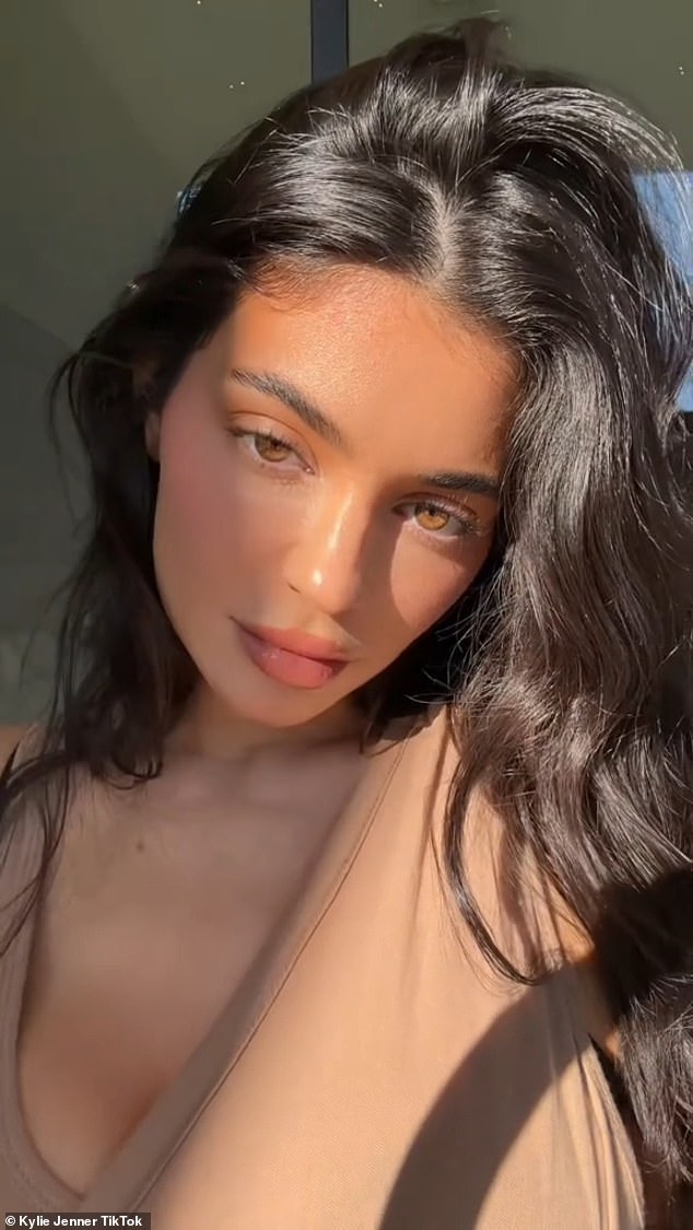 New Post: Kylie Jenner took to social media on Saturday to share her 'everyday makeup' routine with her millions of fans