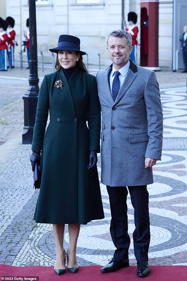 Yesterday, photos of Genoveva and Prince Frederik together in Madrid were published by the Spanish magazine Lecturas (photo: Crown Princess Mary of Denmark and Crown Prince Frederik of Denmark at Amalienborg Palace on November 6, 2023 in Copenhagen)