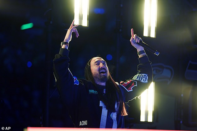 Aoki rotated during halftime of the Seattle Seahawks and San Francisco 49ers game