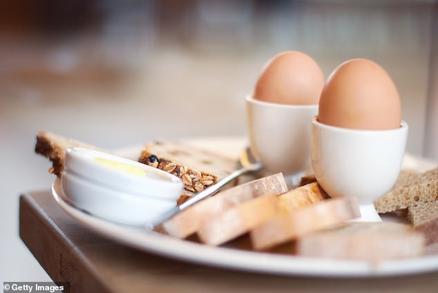 Despite the backlash, many of Sarah's followers defended her, pointing out that eggs actually stink and it's not such a bad thing to describe them as such.