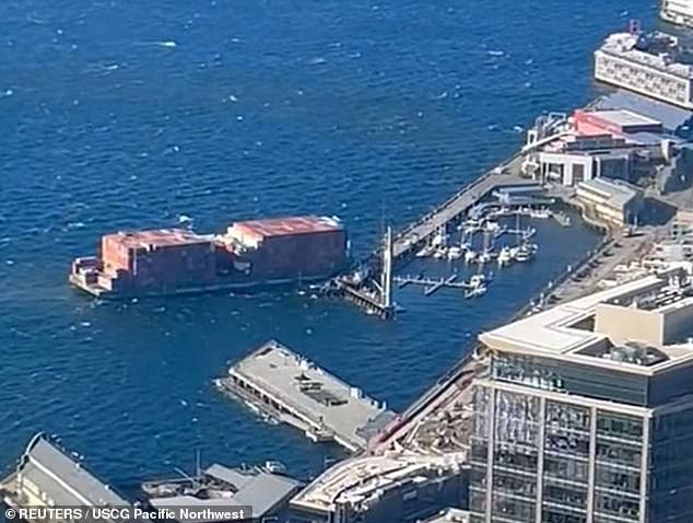 Seattle Aquarium evacuated after rogue barge breaks free from terminal