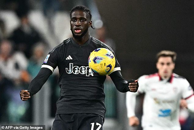 Tottenham are reportedly eyeing Juventus and England U21 international Samuel Iling-Junior