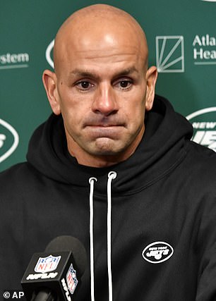 Robert Saleh has not yet decided on a starting quarterback