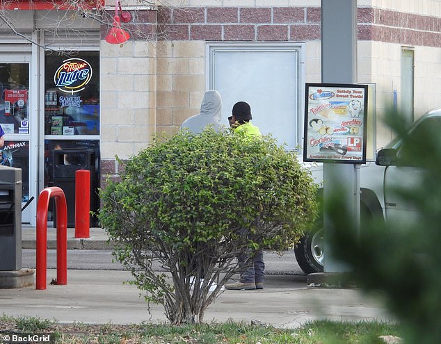 One fan asked Kelce for a selfie and he happily obliged after stopping for gas in Kansas City