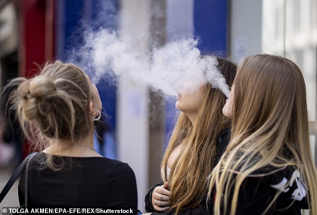 The Albanian government has been warned that banning disposable vapes instead of legalizing and regulating them will open the door to black market criminals