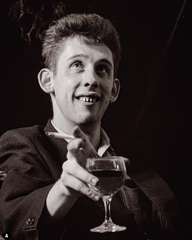 1701424088 69 Shane MacGowans widow shares touching snaps of The Pogues hitmaker