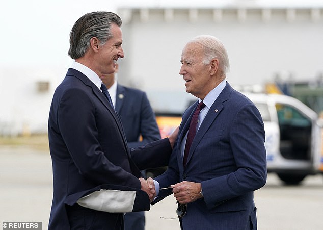 The smooth string bean (who always seems to do a creepy Patrick Bateman impression) draws a clear contrast between himself and our aging, ashen-haired commander-in-chief, President Stumblebum.