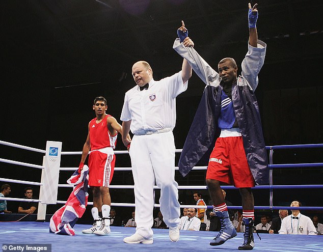 He was reunited with former enemy Mario Kindelan (right) in Bahrain this week.