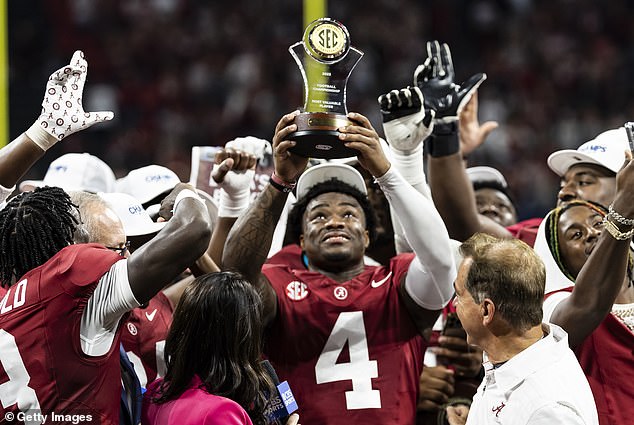 1701574511 893 Alabama Crimson Tide upsets No 1 ranked Georgia to win