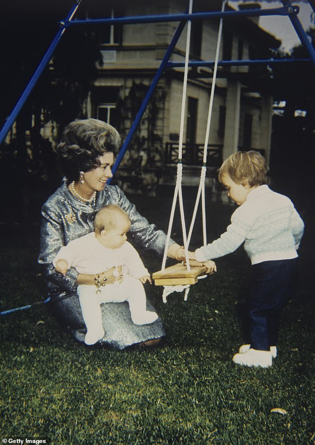 Frederica of Greece in a homely atmosphere, possibly with grandchildren