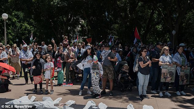 Entire families attended the meetings in Sydney and Melbourne