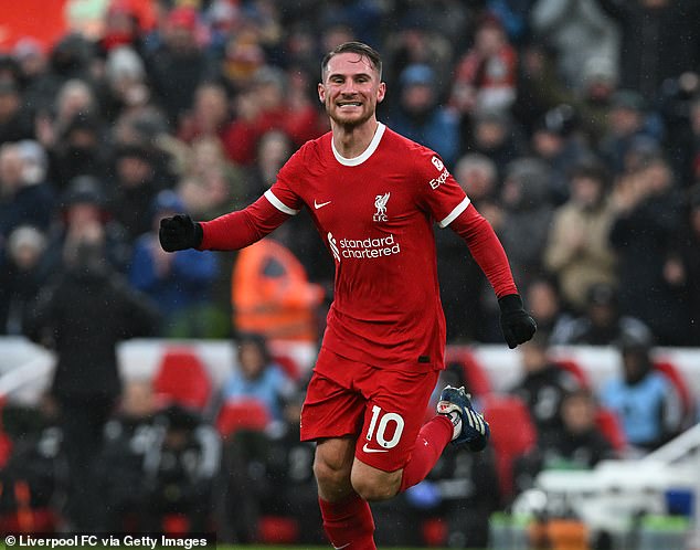 Alexis Mac Allister scored a fine goal from distance to give Liverpool a 2-1 lead in the first half