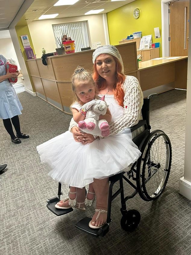 Mia died last month, four months after she was diagnosed.  Pictured with Kyla-Mae in the hospital