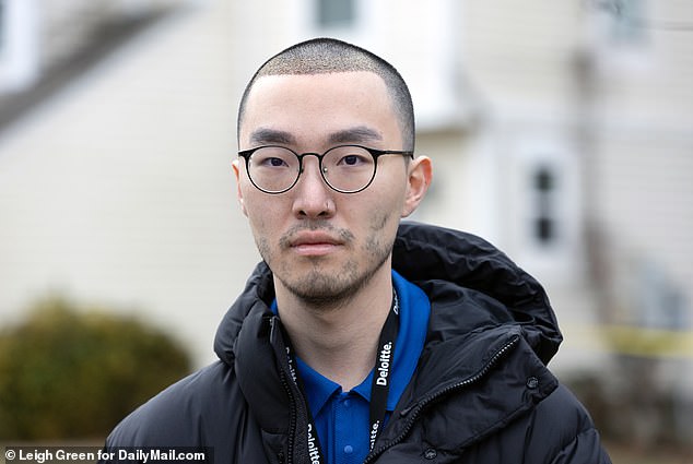 Sam Kin, a 25-year-old counselor who lived next door to Yoo, filmed police trying to lure the 56-year-old out of the house