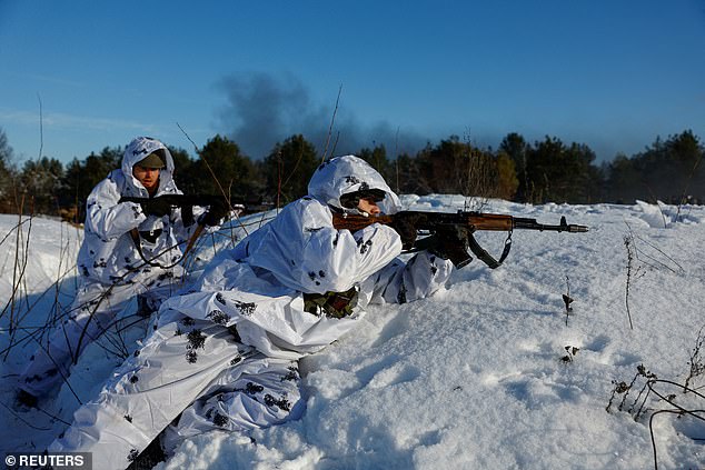 Ukrainian soldiers take part in anti-sabotage exercises, amid the Russian attack on Ukraine, in the Chernihiv region, Ukraine, December 5, 2023