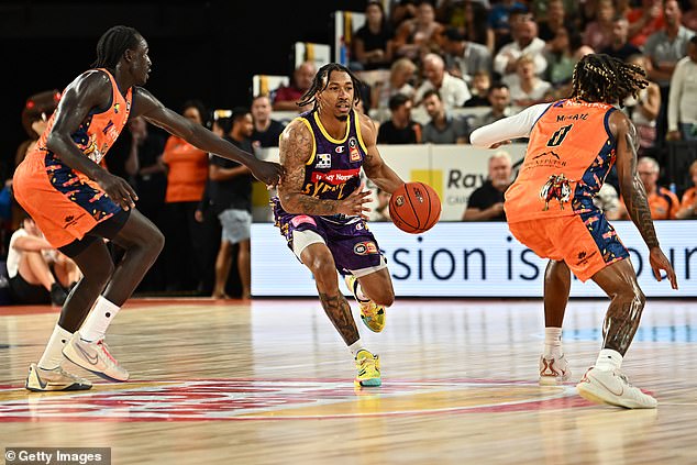 1701948704 264 Cairns Taipans vs Sydney Kings Chaotic scenes as basketball match