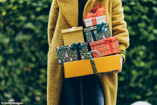 1702001580 501 Americans plan to spend an average of 975 on Christmas