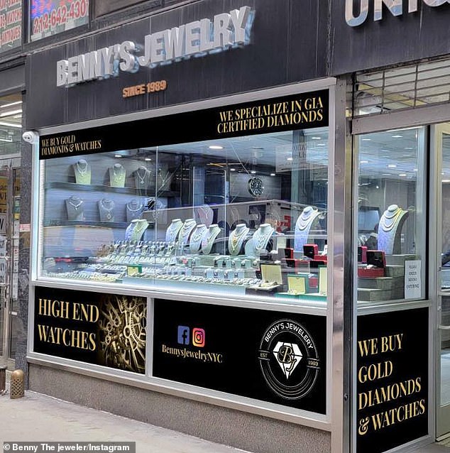 The West 47th Street store in Manhattan's Diamond District was robbed Thursday morning