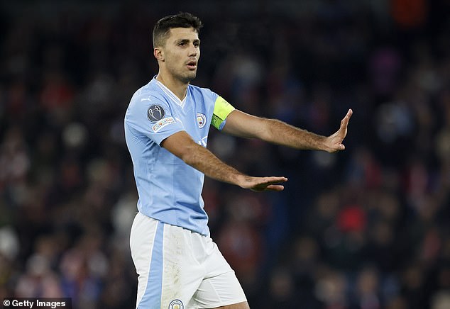 Carragher has said he would rather have Rice in his team than Manchester City's Rodri