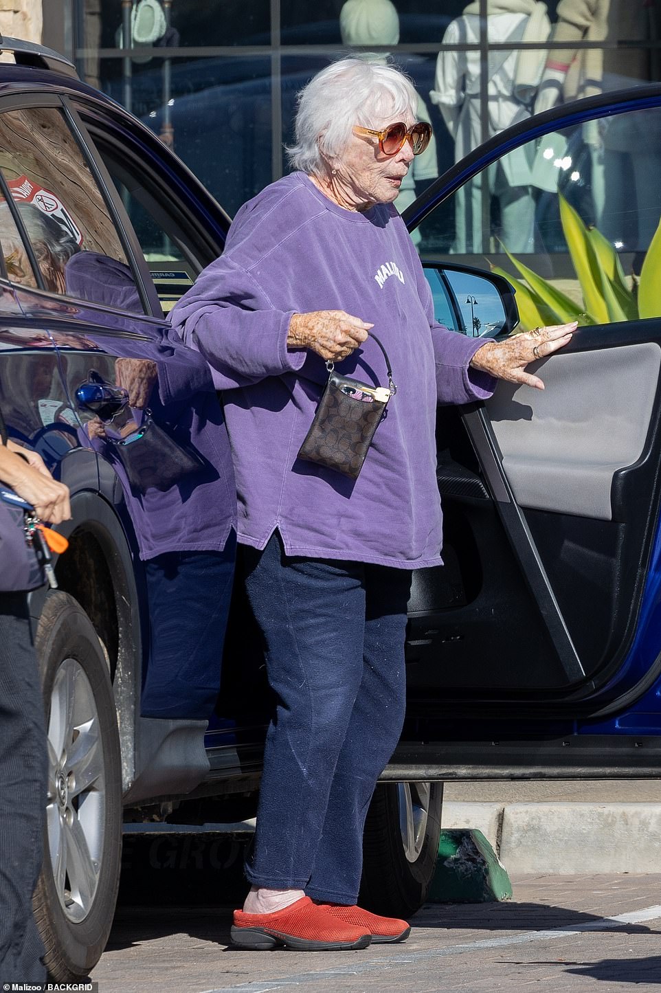 Glamorous: Just before her outing, she got a manicure