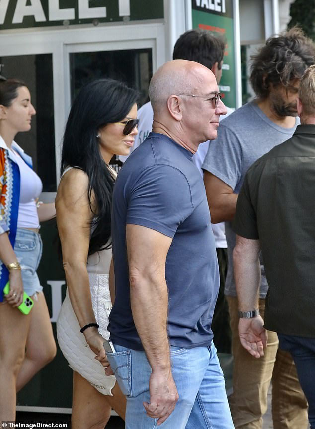 Both Bezos and Sanchez love working out – and showed off their flawless physiques