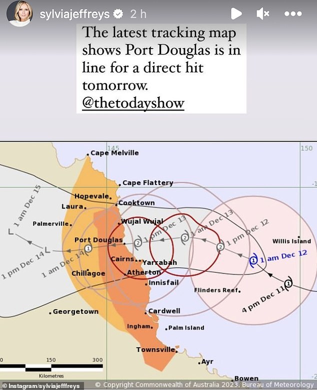 Cyclone Jasper continues to move towards the Queensland coast, most likely between Cape Flattery and Cardwell