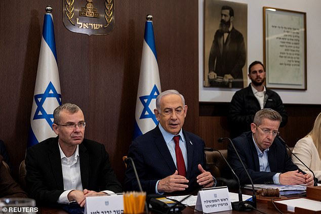 President Joe Biden encourages Israeli Prime Minister Benjamin Netanyahu (center) to change his strategy