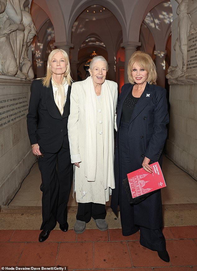 Joely also posed for photos with acting legends Vanessa Redgrave (centre) and Joanna Lumley