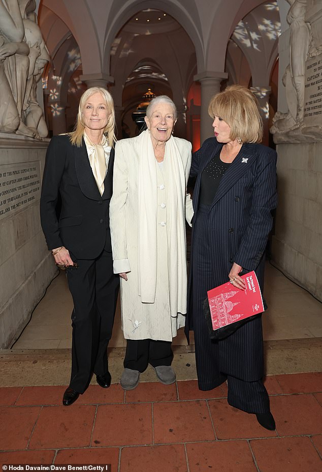 Joanna was in good spirits as she arrived for the carol photo and posed for snaps with the acclaimed Oscar winner