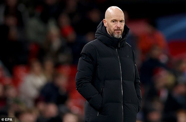 Erik ten Hag, like the Brazilian winger, received a score of 3 out of 10