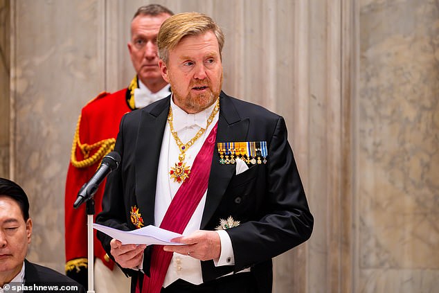 King Willem-Alexander addressed the guests at the banquet with a speech