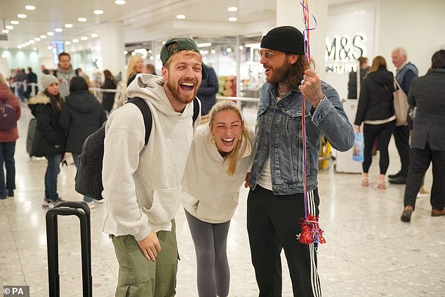 Stepping off the plane on Wednesday, The King Of The Jungle broke down in tears as he was greeted by his partner Zara at Heathrow Airport