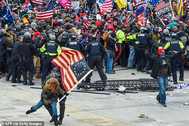 1702511305 596 Judge dramatically PAUSES Trumps January 6 election interference trial during