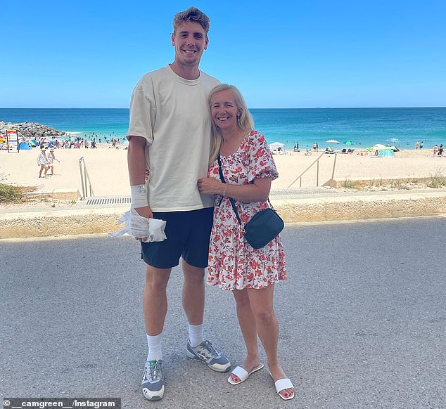 The star's mum Bee Tracey (pictured together) had to cook special meals for him when he was a child - something his dietician friend now helps him with