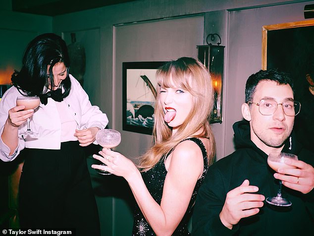 1702586499 364 Inside Taylor Swifts VERY star studded 34th birthday bash Star downs