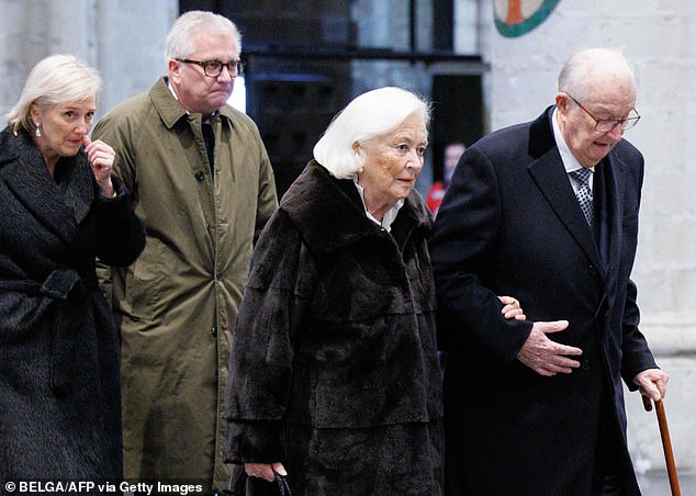 Princess Astrid of Belgium (left), Prince Laurent of Belgium (2nd left), Queen Paola of Belgium (2nd right) and King Albert II of Belgium (right)