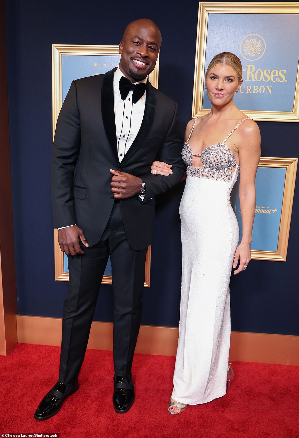 Akbar Gbajabiamila (L) and Amanda Kloots made a good duo on the red carpet