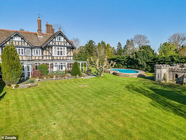 The property has featured in several TV shows including Midsomer Murders (Dead in the Water 2004), Endeavor (Girl 2013 and Scherzo 2012) and the Marlow Murder.