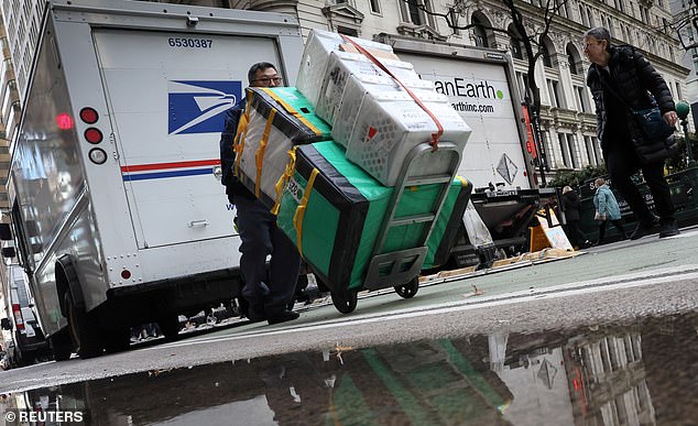 USPS does not deliver regular mail on Christmas Day, and because Christmas Eve falls on a Sunday this year, Saturday, December 23 is the last scheduled day for regular delivery.